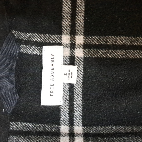 Free Assembly Shacket - Picture 4 of 6